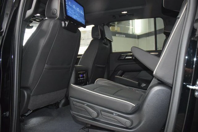 Black SUV service to Metropark Station